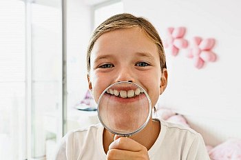 Ирригатор или щетка: что эффективнее для чистки зубов?