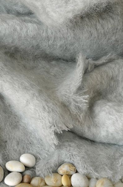 Пледы из шерсти мериноса – то, что согреет вас этой зимой